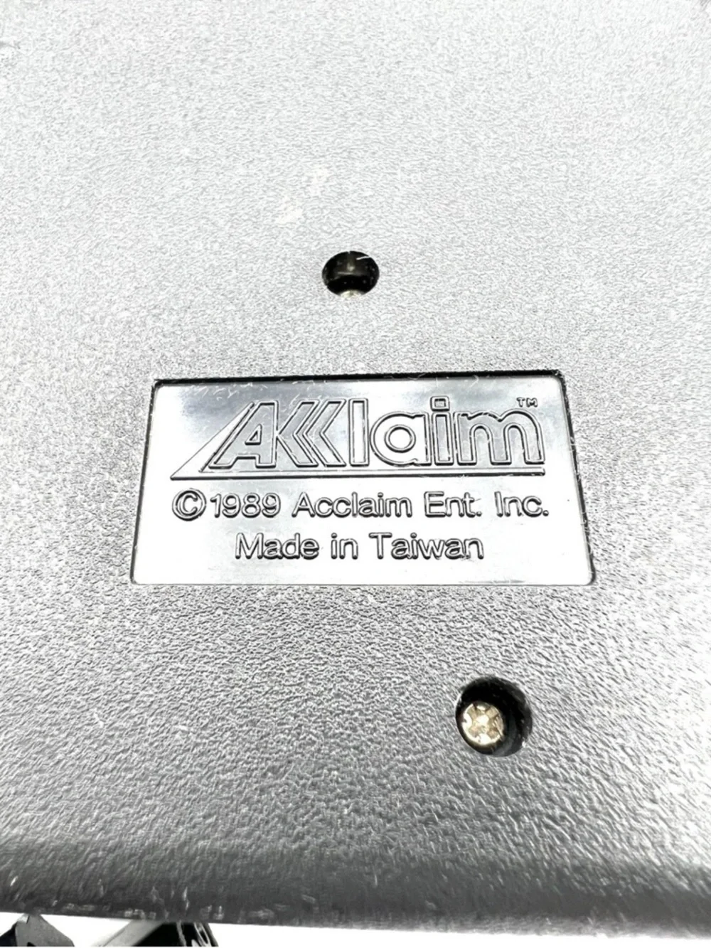 1989 ACCLAIM SENSOR FOR NINTENDO NES WIRELESS CONTROLLERS.